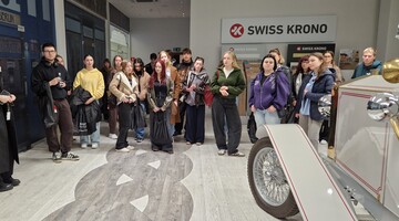 Marzec 2026: Studenci architektury wnętrz w SWISS Krono Polska